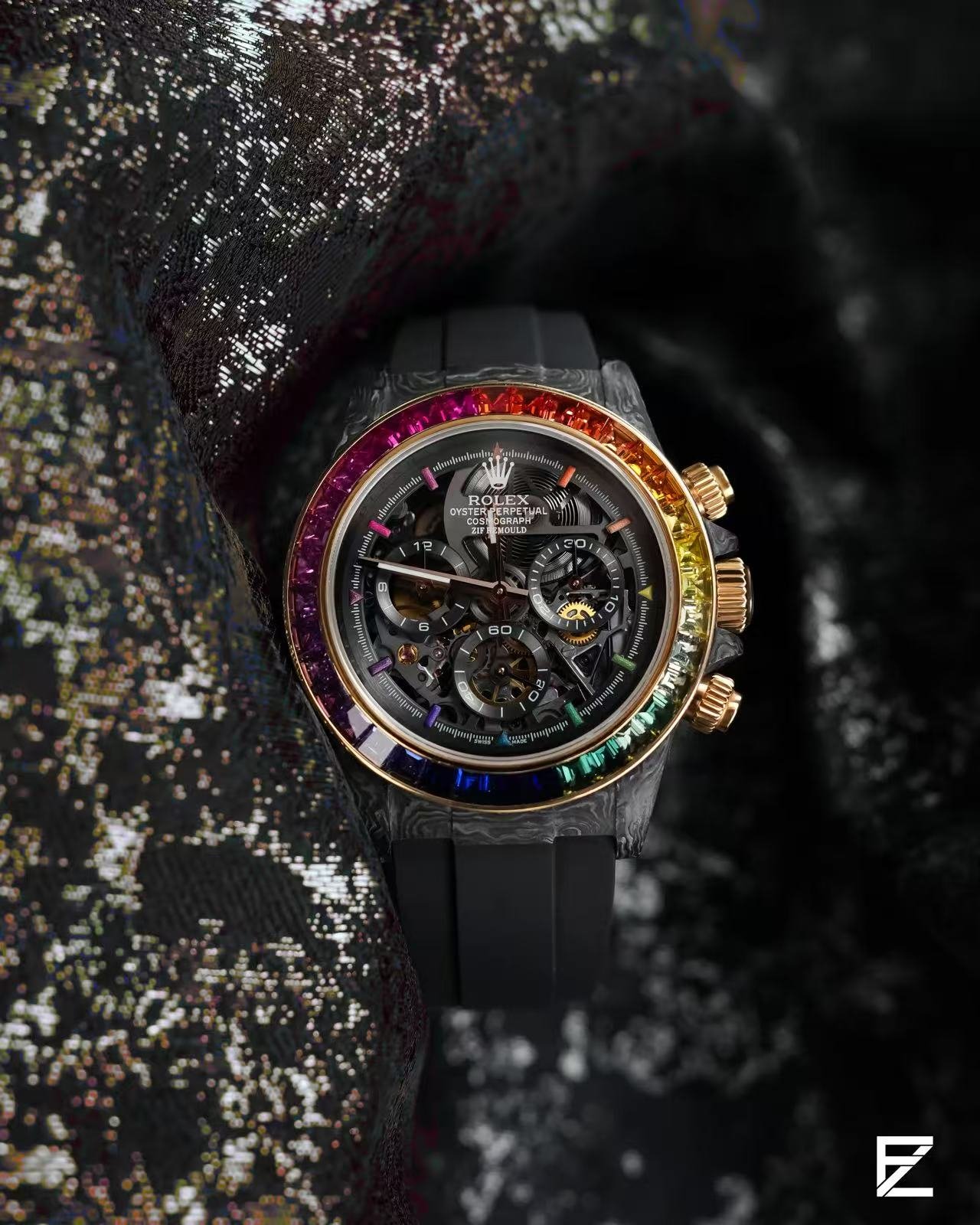 fc40195cfcd03f3a7a570101fa9cbf98.jpg Rolex Daytona Model 1100700 Rainbow Bezel - 图片 1